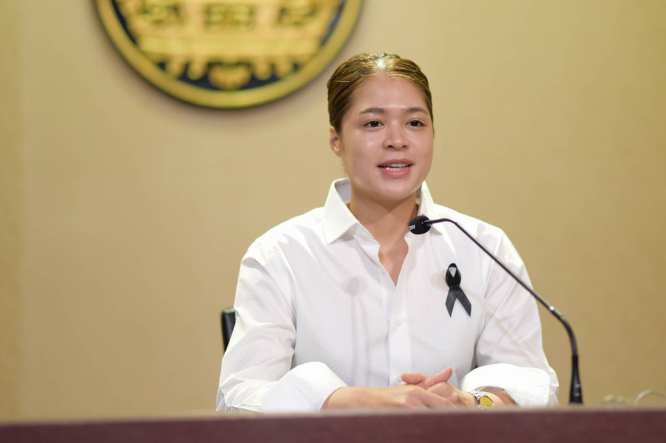 "รัฐบาล" สั่งเร่งหาคนผิดดำเนินคดี หลังคลิปอนาจารว่อนโซเชียล เตือนเผยแพร่ กดไลก์ แชร์ ระวังผิดพรบ.คอมพ์