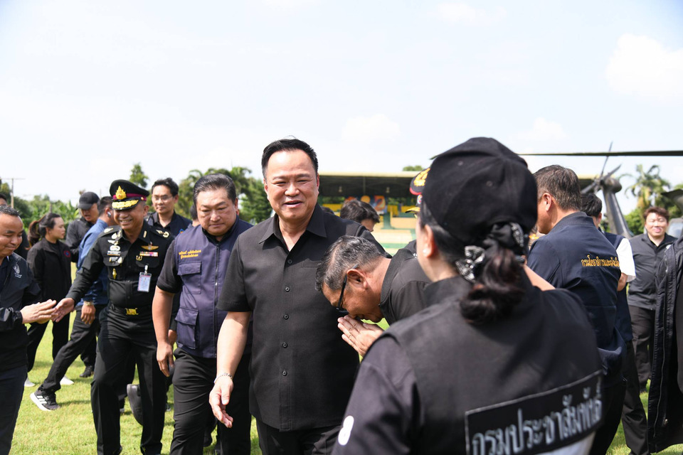 "นายกฯอนุทิน" ยังไม่ได้รับรายงาน พบทุ่นระเบิดบังเกอร์ไทย เย้ยกัมพูชาเจอจระเข้งับ อย่าหางจุกตูดละกัน 