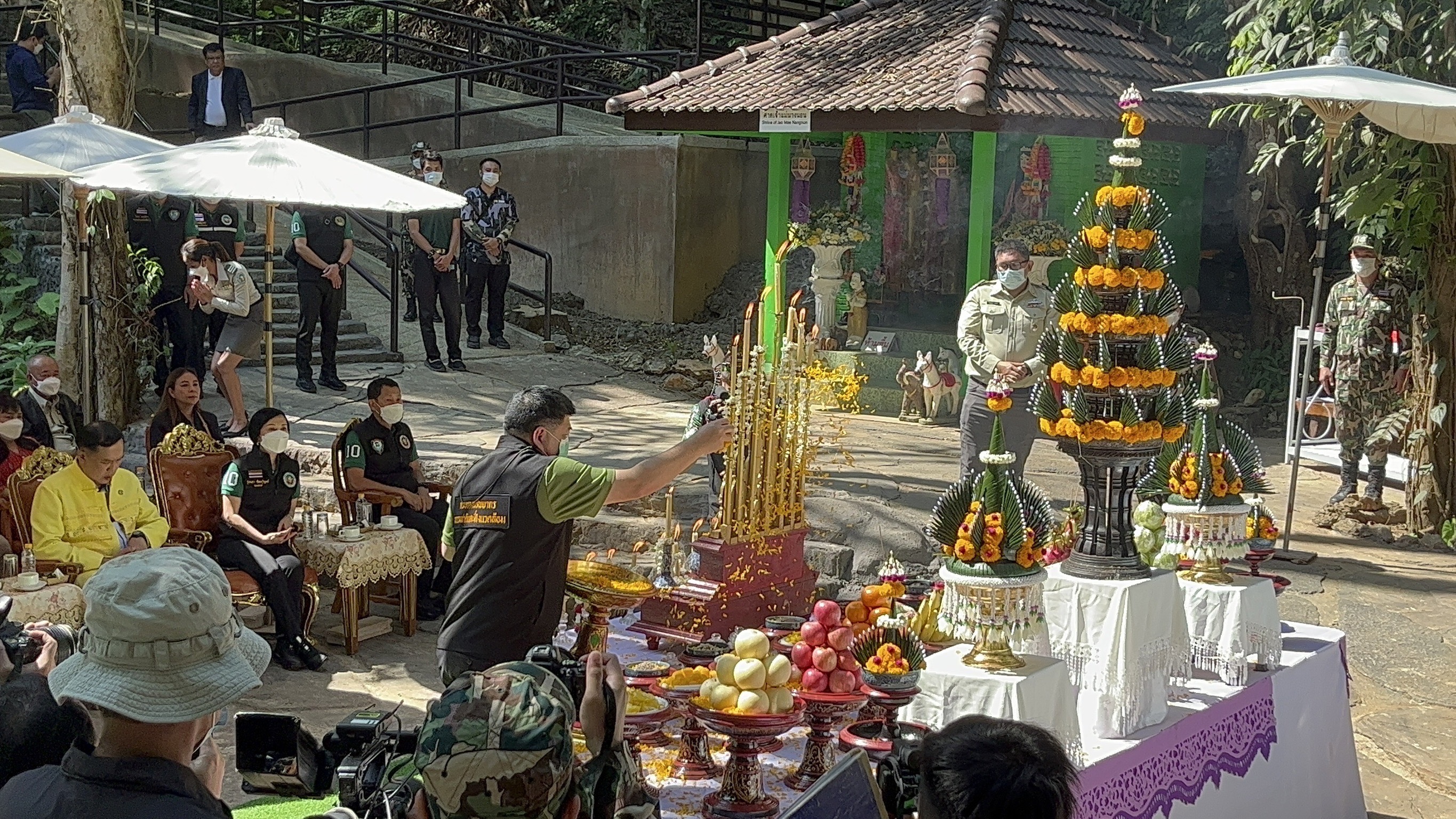 อธิบดีกรมอุทยานฯ บวงสรวงเจ้าแม่นางนอน หลังทุ่มงบฯ พัฒนาถ้ำหลวงเป็นแหล่งท่องเที่ยวยั่งยืน