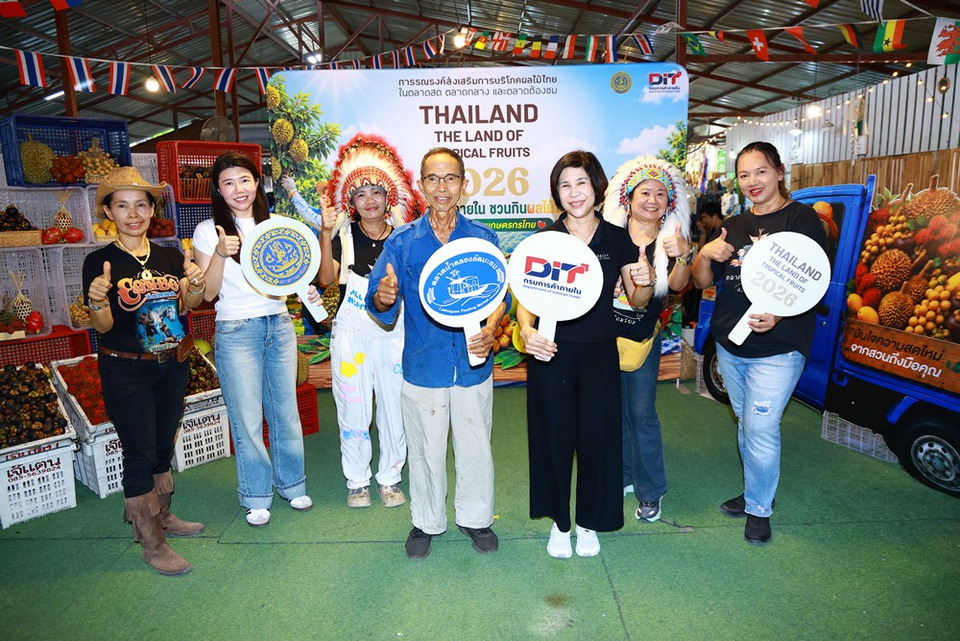 พาณิชย์เดินหน้ากระตุ้นบริโภคผลไม้ไทยผ่านตลาดต้องชม “ตลาดน้ำคลองลัดมะยม” ชวนประชาชนอุดหนุนผลไม้ไทยคุณภาพ สร้างรายได้ให้เกษตรกร