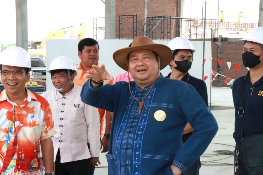"อธิบดีโจ" ลุยตรวจงานก่อสร้าง ศมข.สุพรรณฯ เพิ่มโอกาสเกษตรกรเข้าถึงเมล็ดพันธุ์ดี