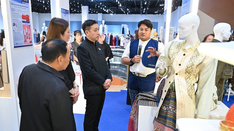 มรภ.นครปฐม โชว์นวัตกรรมผลิตภัณฑ์ชุมชน 2569 ยกระดับสินค้า เพิ่มมูลค่าสู่ตลาดออนไลน์