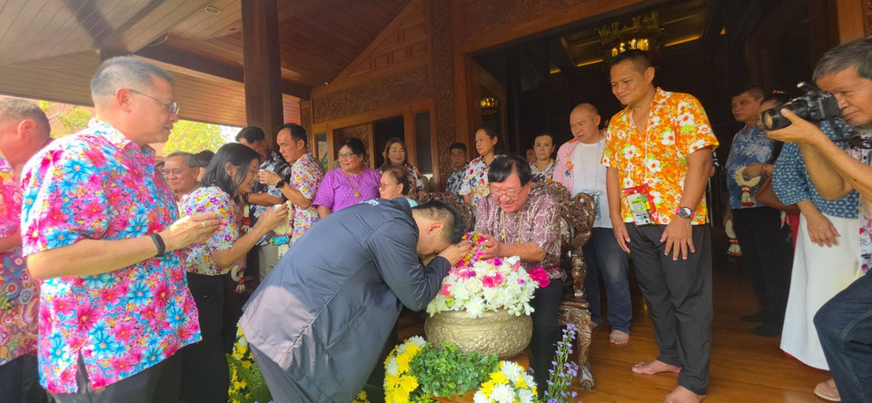 อาหลานแน่นแฟ้น! “วราวุธ” ขอพรปีใหม่ไทย “ประภัตร” ย้ำผูกพัน 51 ปีไม่เคยทิ้งกัน