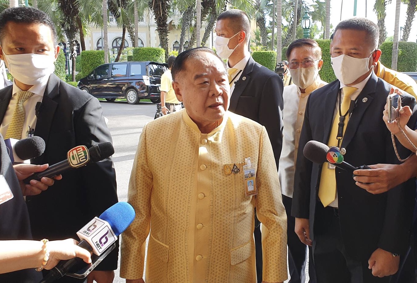 "บิ๊กป้อม" แจงกมธ.ยุค​ สนช.ไม่มีอำนาจจบคดี​ "บอส​ กระทิงแดง" ลั่น​ "ตระกูลผมไม่รู้จักตระกูลเขา" 