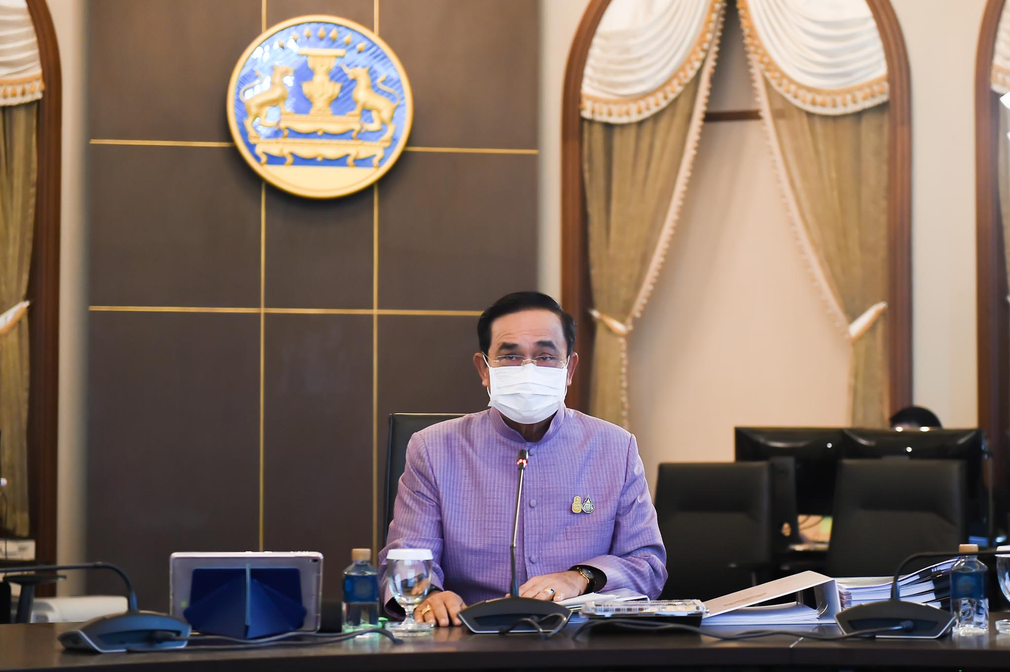 “บิ๊กตู่” ให้ “แพทย์” ตัดสินใจ “สูตรฉีดสลับยี่ห้อ” สั่ง สธ.-พณ. คุมราคาชุดตรวจโควิด พร้อมแนะนำปชช.หากซื้อมาใช้เอง เตรียมแผนต่อ หากไม่ดีขึ้น