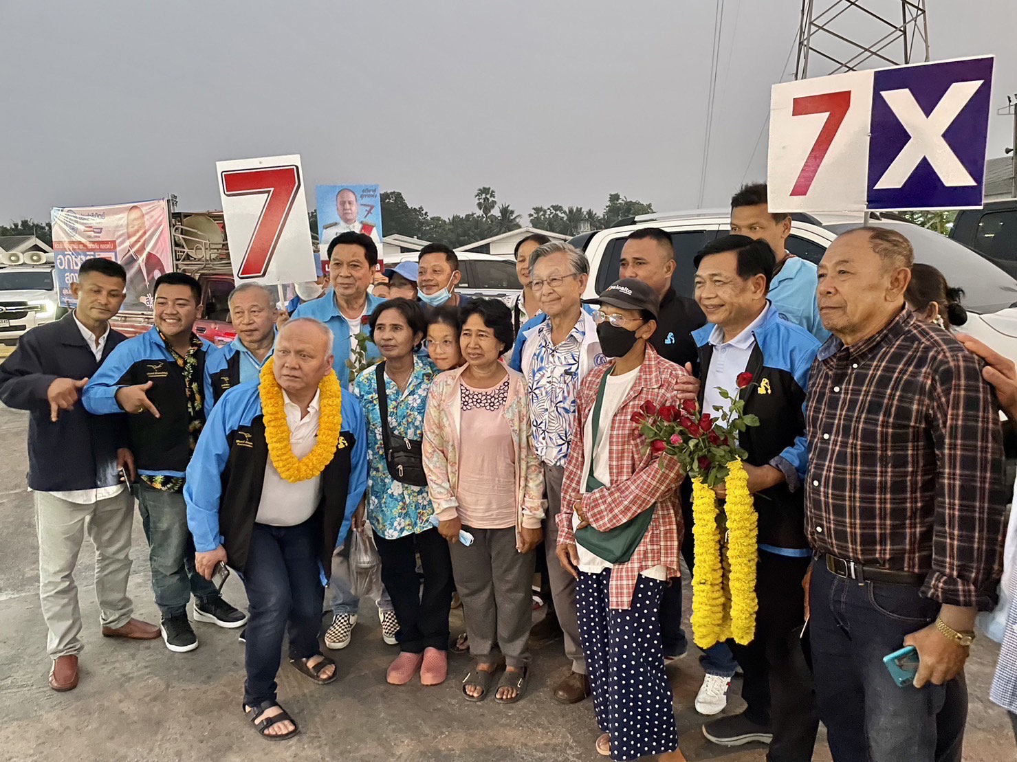 ‘ชวน’ ชื่นชม 3 อดีต ส.ส.เพชรบุรี มั่นคงอุดมการณ์ไม่ขายตัว ไม่ทิ้งพรรค วอนคนเพชรเลือก ‘อลงกรณ์-กัมพล-อภิชาติ’ เบอร์ 7 ทั้ง 3 เขต