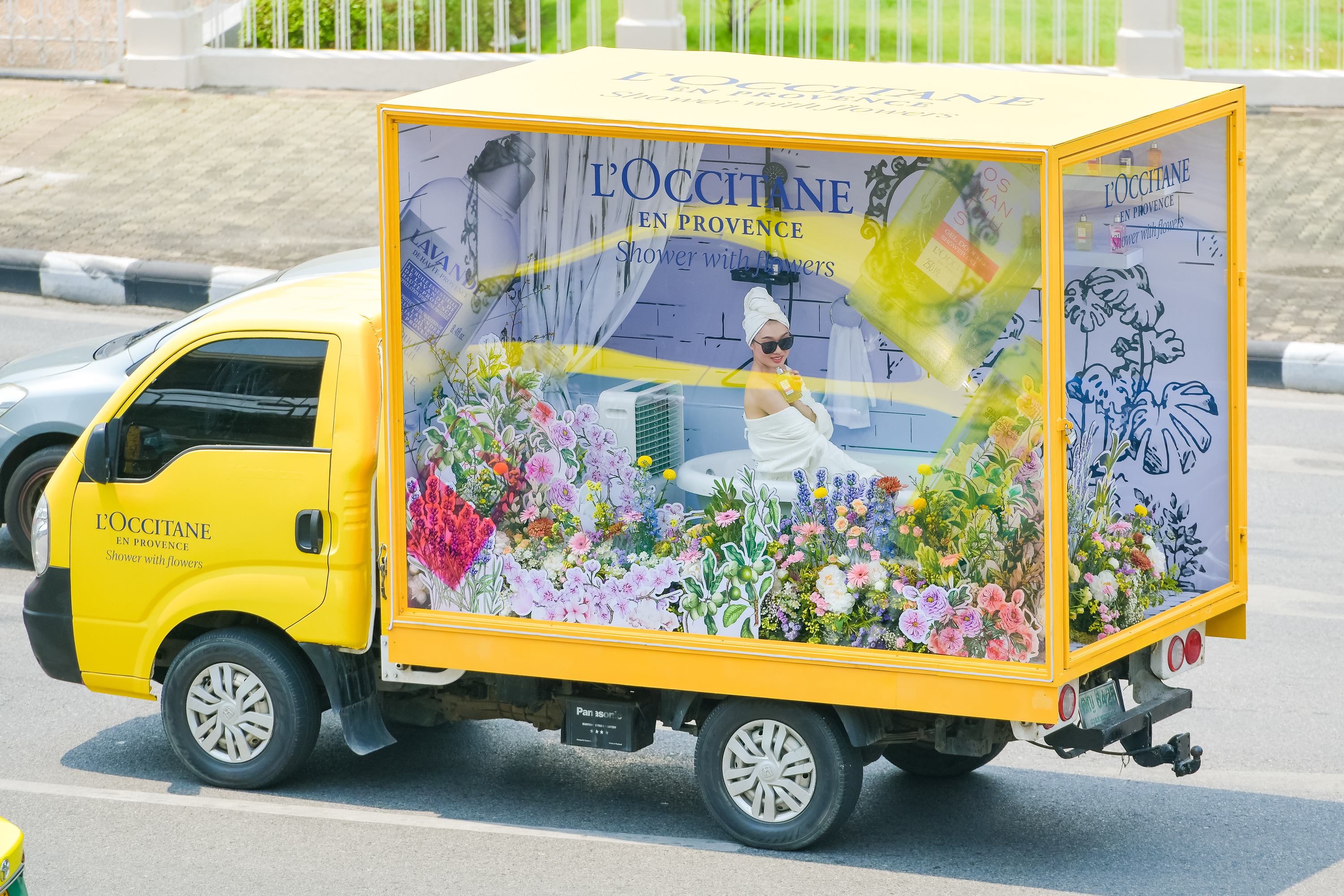 L’Occitane ปักธงบุกตลาดเจลอาบน้ำ จัดแคมเปญ Shower with Flowers สร้างมิติใหม่ของการอาบน้ำ พร้อมขยายฐานลูกค้าคนเจนใหม่