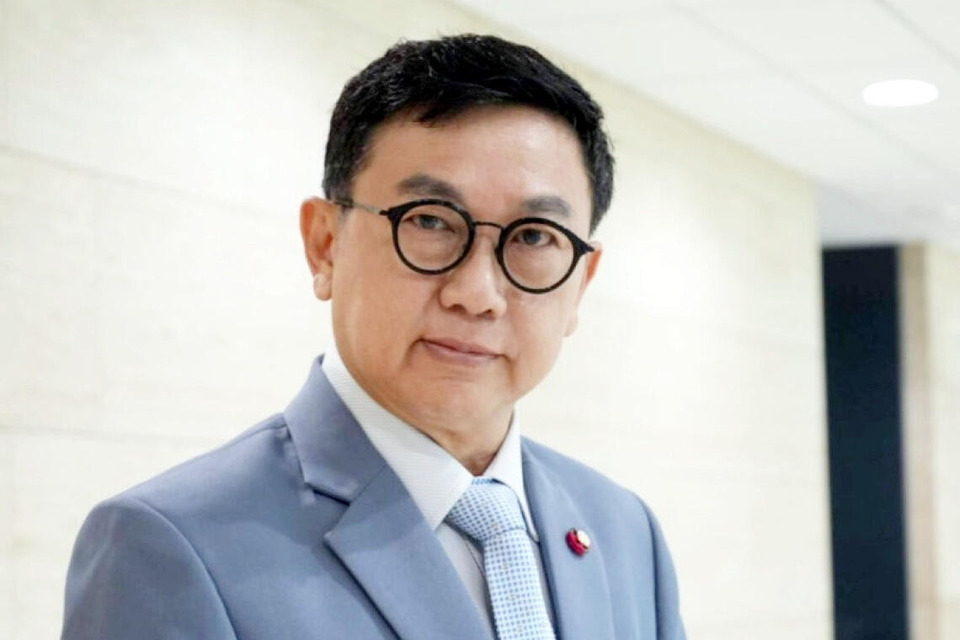 "ดิเรกฤทธิ์" เตือน ทำประชามติ 3 ครั้งเพื่อแก้ รธน. หากข้ามขั้นตอนอาจผิดรัฐธรรมนูญ