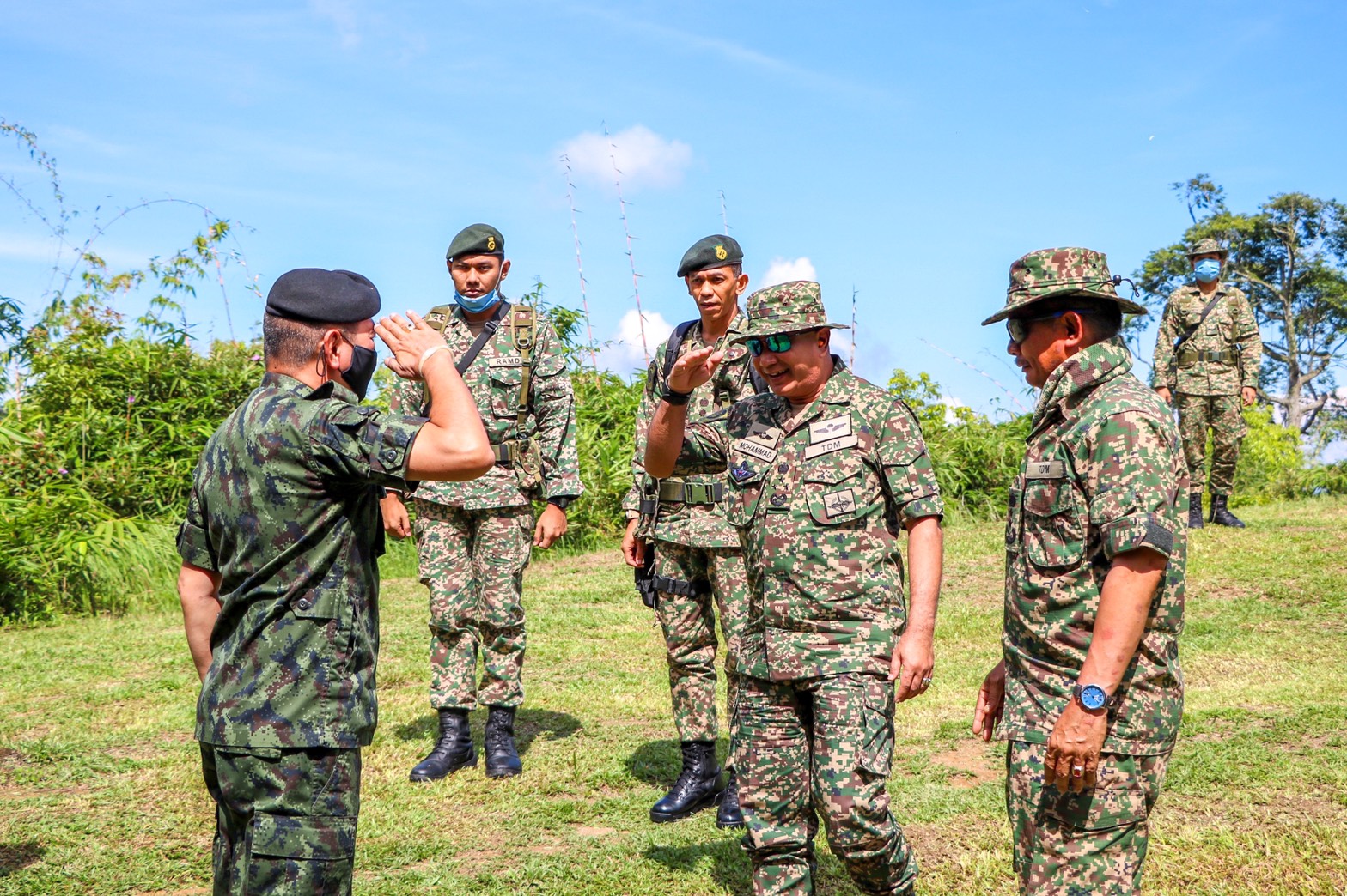 ผบ.กองกำลังเทพสตรี ตรวจเยี่ยมกำลังป้องกันชายแดน พร้อมต้อนรับ ผบ.กองกำลังสนาม ภาคตะวันตกมาเลเซีย