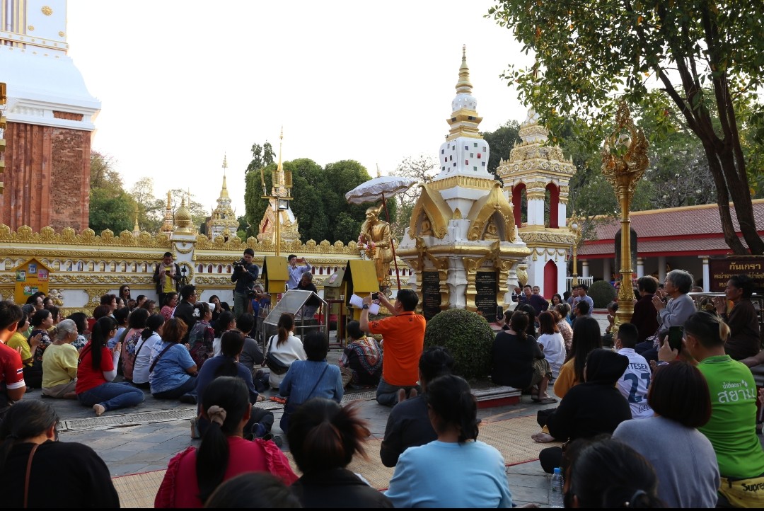 ฮือประท้วง วัดธาตุพนมขุดย้ายรูปหล่อโบราณ พระครูขี้หอมอายุเก่าแก่300ปี