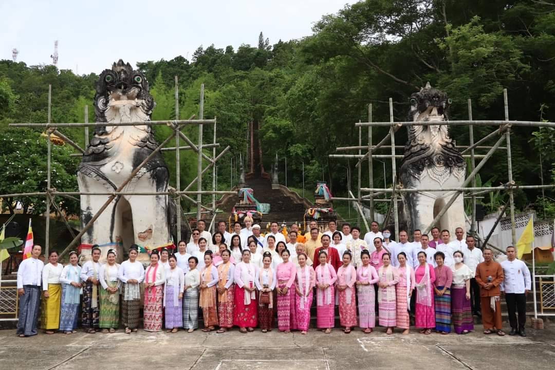 แม่ฮ่องสอน จัดพิธีบวงสรวง เพื่อประกอบการบูรณปฏิสังขรณ์สิงห์คู่ของวัดพระนอน