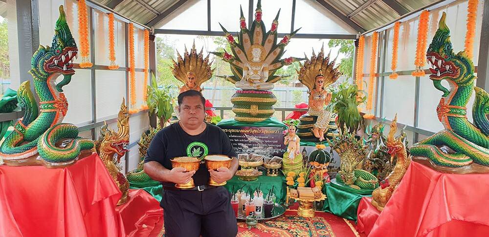 "เครือข่ายหมู่บ้านวิสาหกิจชุมชนท้องถิ่นไทย" ถือฤกษ์ดีวันพืชมงคล นำเมล็ดพันธุ์ข้าวเปลือกข้าวสาร เงิน ทอง และ น้ำหวาน ถวายขอพรเจ้าปู่ศรีสุทโธและเจ้าย่าศรีปทุมมา
