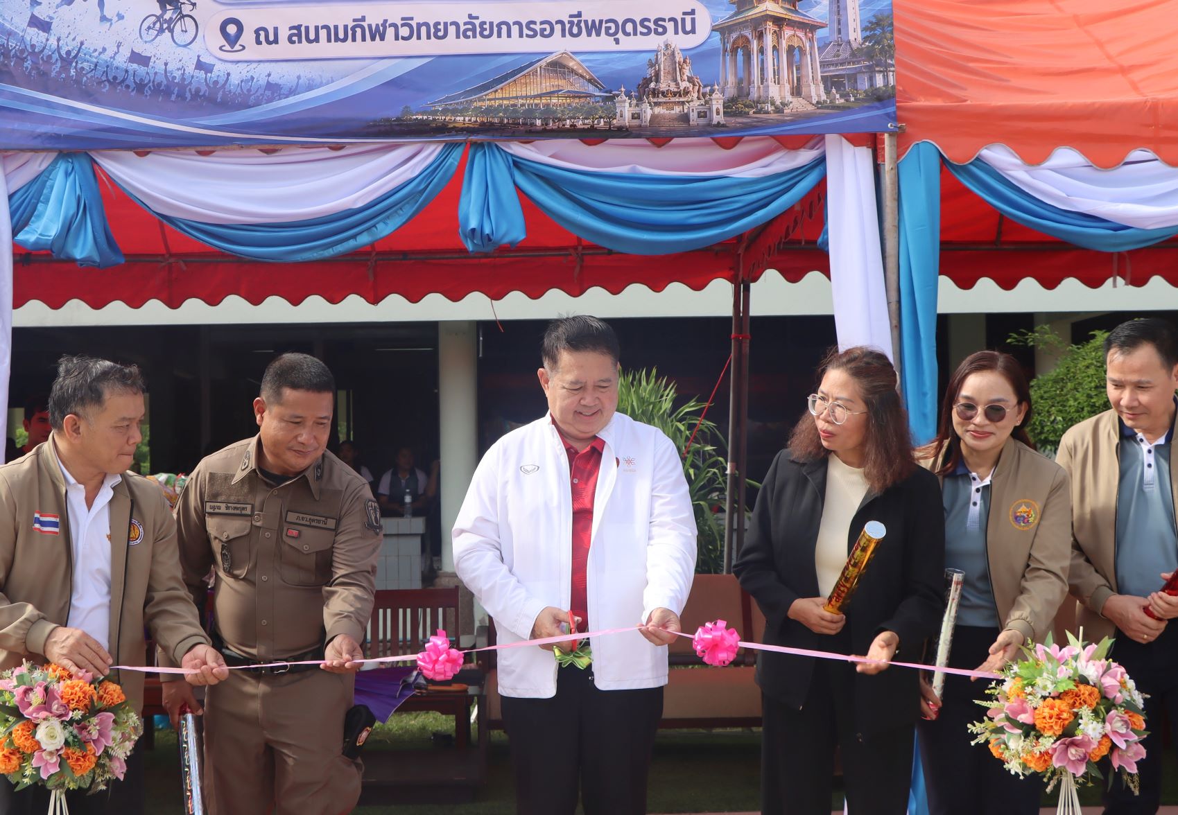 ระเบิดความมันส์! "สมัคร" รองนายก อบจ.อุดรฯ เปิดศึก "สุพรรณิการ์เกมส์ ครั้งที่ 29" ดึงอาชีวะรวมพลังต้านยาเสพติด-กระตุ้นท่องเที่ยว