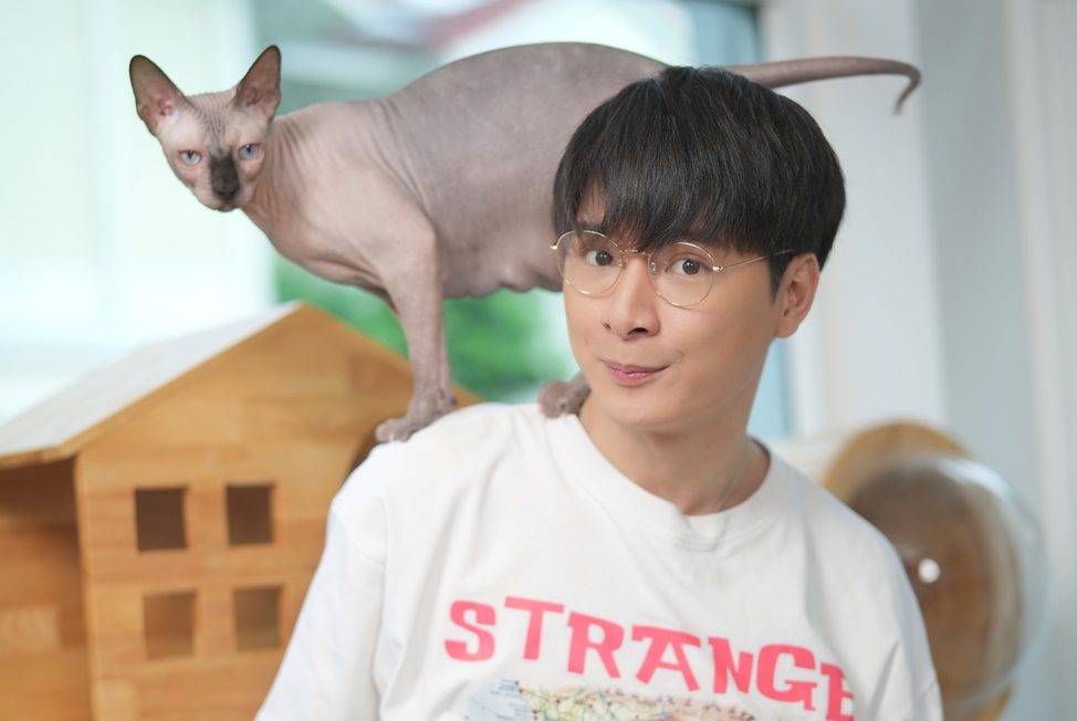 “คริส พีรวัส” เผยช่วงเป็นแพนิคชีวิตดิ่งสัตว์เลี้ยงช่วยฮีลใจ
