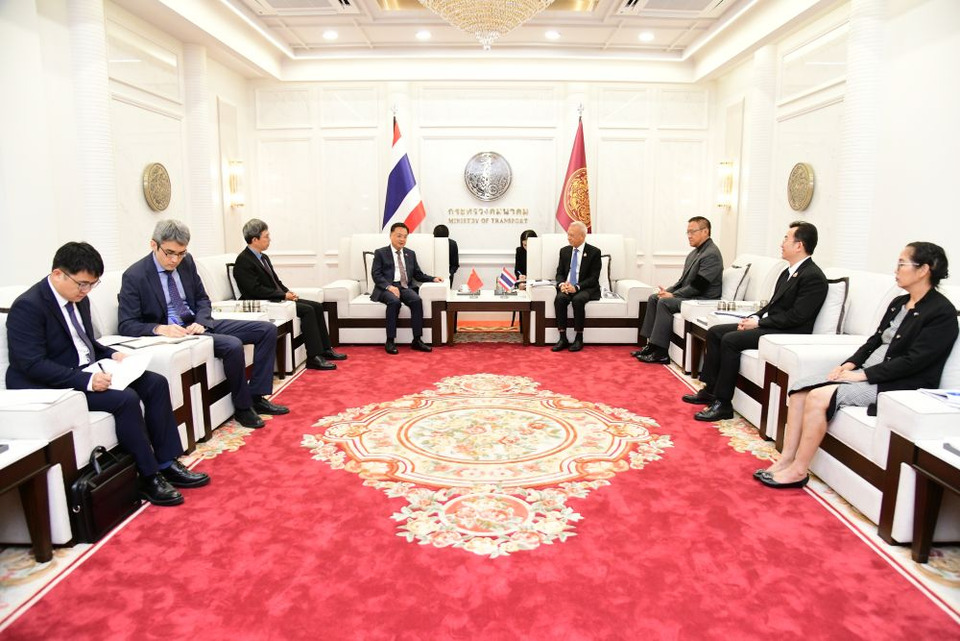"พิพัฒน์" หารือ ทูตจีน ร่วมมือแก้ปัญหา ดันไฮสปีดเทรน-แหลมฉบังเฟส 3 ดันไทยผงาดศูนย์กลางคมนาคมภูมิภาค