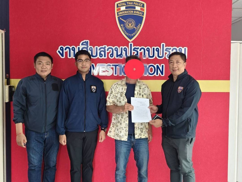 "สตม.-CIB" รวบหนุ่มอเมริกัน ภัยร้ายแรงคุกคามเด็กและสตรี หนีหมายจับ FBI