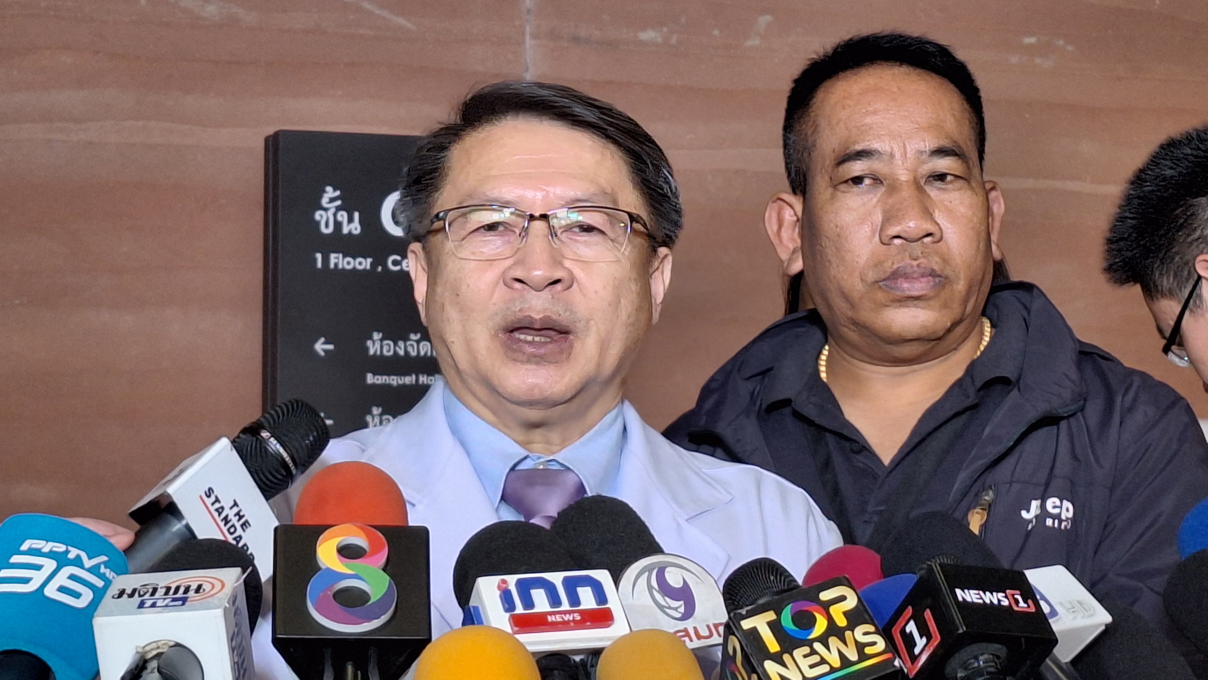 “หมอเปรม” หนุนคนมีประสบการณ์งานสภานั่งปธ.วุฒิ เตือนไม่ง่ายเหมือนประชุมกองทัพ 