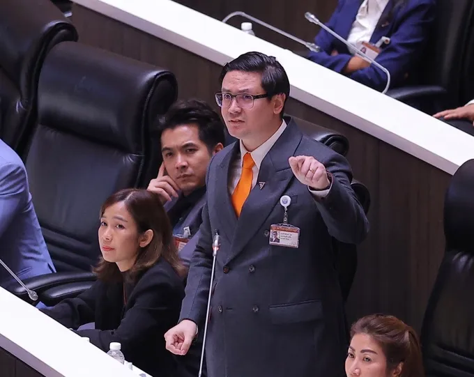 “โรม” เปิดฉากถล่ม “แก๊งคอลเซ็นเตอร์” เอี่ยวคนในรัฐบาล