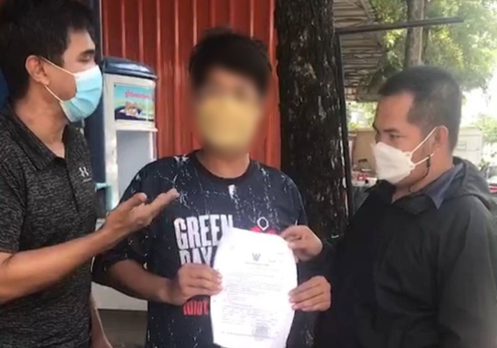 รวบหนุ่มถูกซัดทอดมีส่วนร่วมปล้นเงิน 196 ล้านเยน จากนักธุรกิจซื้อขายทองคำแท่ง เมื่อปี 60