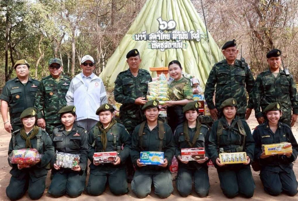 อบอุ่นหัวใจกลางค่ายฝึก “ศ.ดร.บังอร” เยี่ยมให้กำลังใจ นักศึกษาวิชาทหาร มอบแรงใจสู่เส้นทางว่าที่ร้อยตรี..