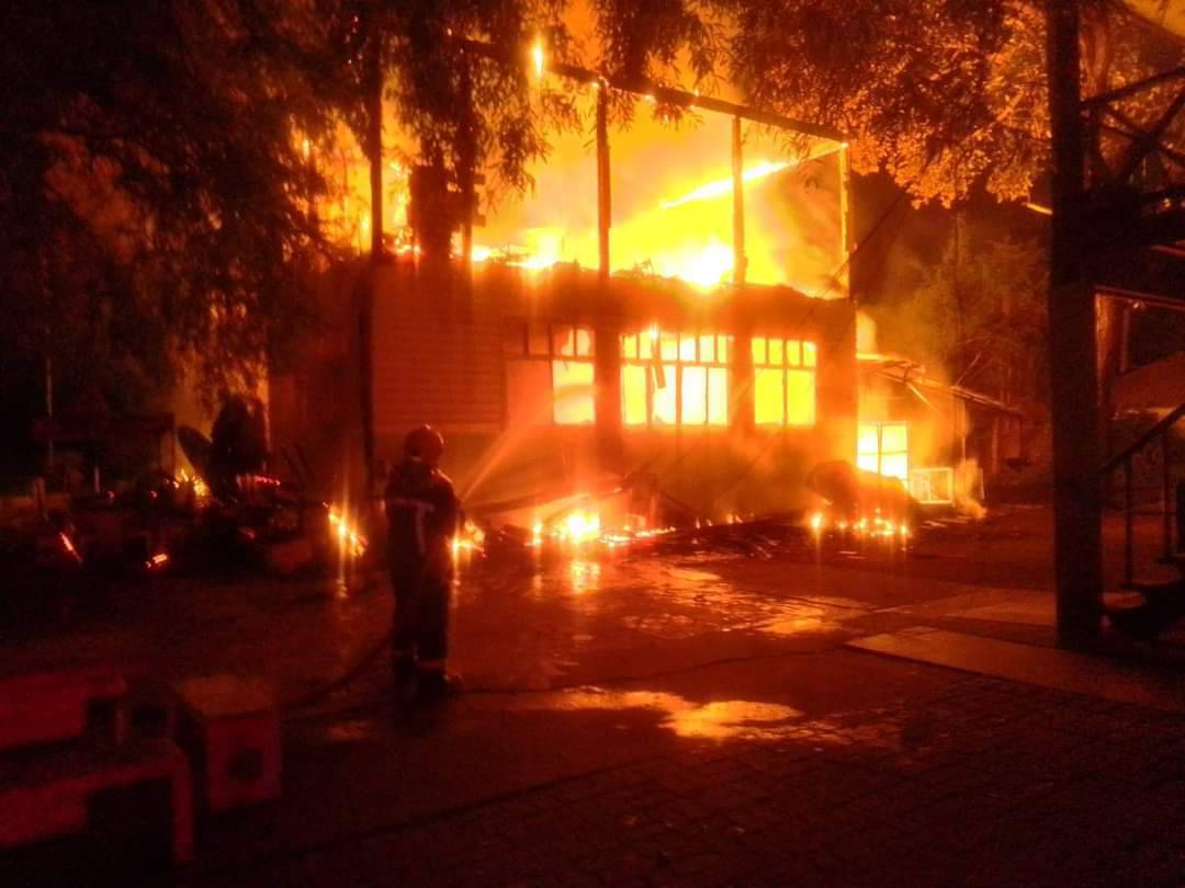 โคราชระทึกกลางดึกเพลิงไหม้โรงเรียนประถมบ้านเกิด"น้าหมู"กวีศรีชาวไร่