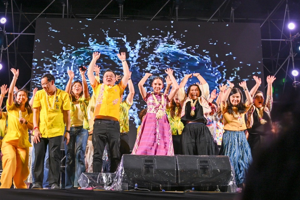 สนุกสุขสุดยอดสงกรานต์คลื่นมนุษย์ถนนข้าวเหนียว จ.ขอนแก่น