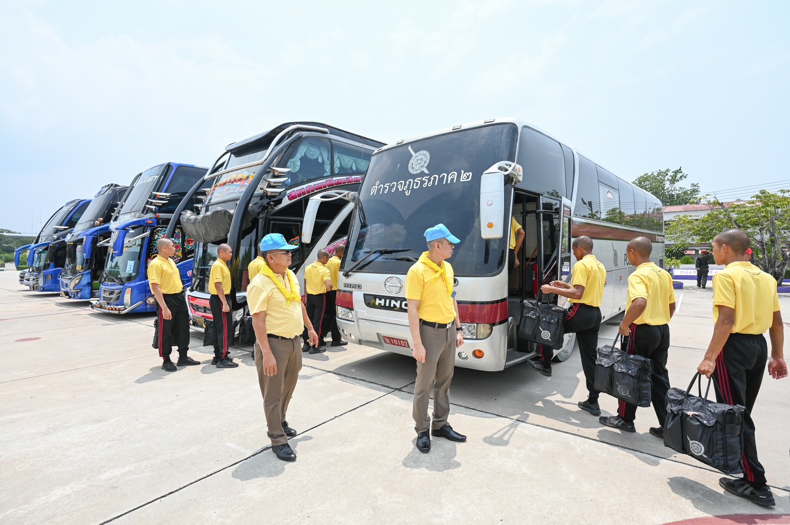 “ตำรวจภูธรภาค 2” ส่งกำลัง 200 นาย ช่วยภารกิจค้นหาผู้ประสบภัยตึกถล่มจากแผ่นดินไหว
