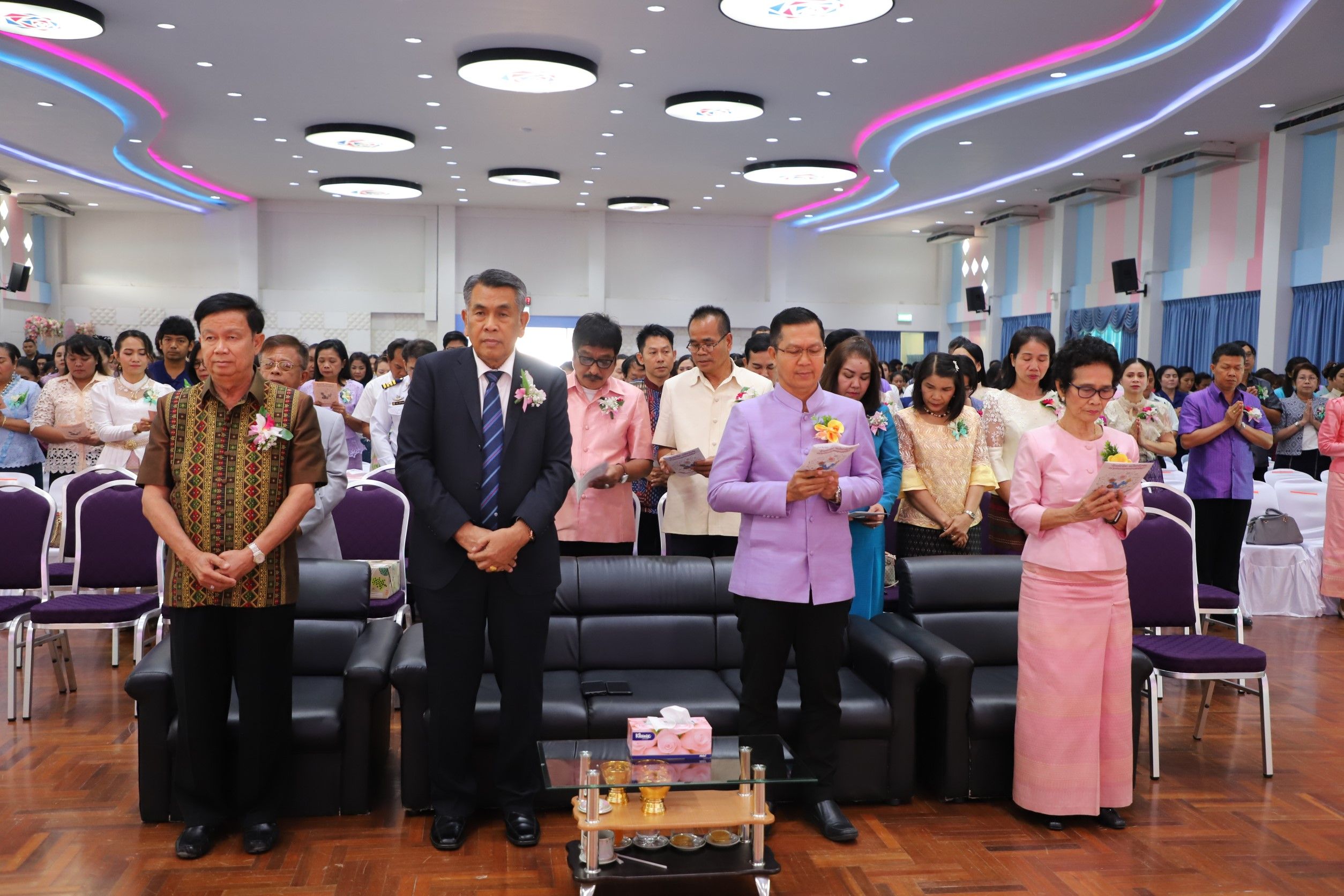 ปทุมธานี จัดงาน "วันครูแห่งชาติ 2563" มอบโล่เกียรติบัตรเป็นกำลังใจคุณครู 