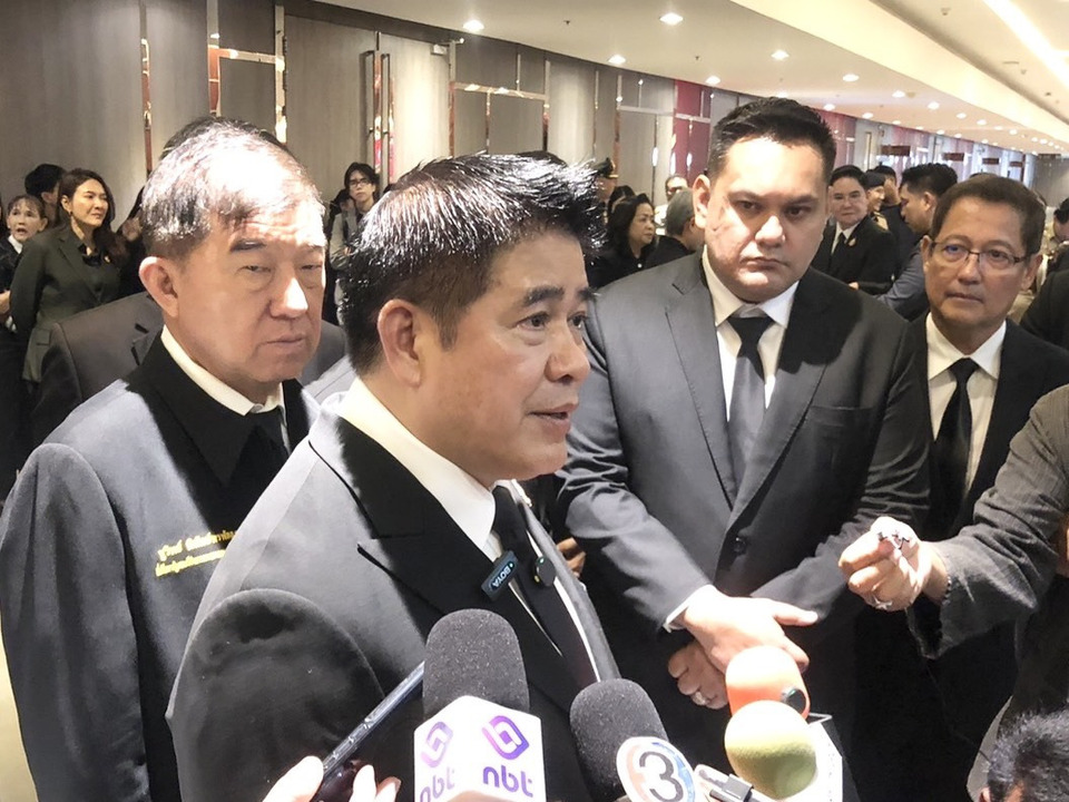 “ธรรมนัส” ปัดคุย “เดชอิศม์” หลังข่าวดูด สส. ซบ “กล้าธรรม” ยันส่งครบ 400 เขต เปิดตัวใหญ่ต้น ธ.ค. 