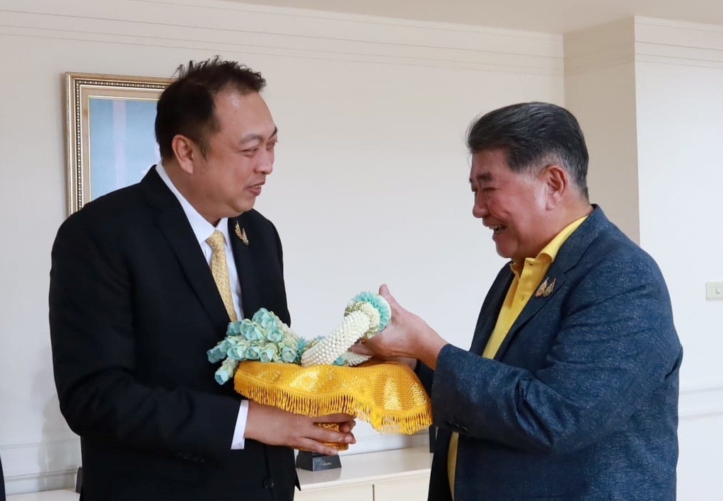 "สุชาติ" โพสต์ถึงความประทับใจในบทบาทการทำงาน "ภูมิธรรม" สมัยเป็นเจ้ากระทรวงพาณิชย์