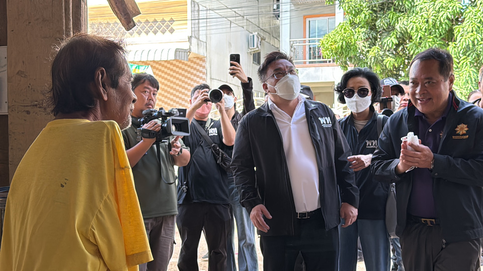 “จุลพันธ์” นำทีมเพื่อไทย–ประชาชาติ ลงพื้นที่หาดใหญ่ หนุนอาสาฟื้นฟูน้ำท่วม จี้รัฐบาลเร่งเยียวยา–แก้เศรษฐกิจด่วน