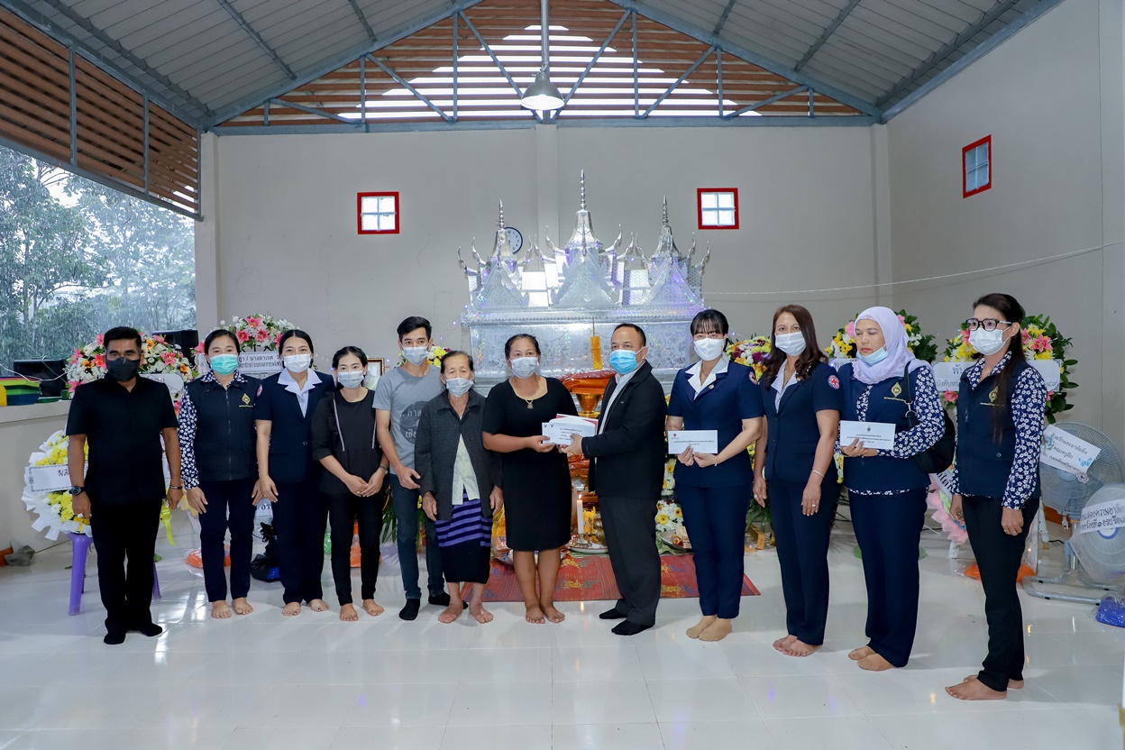 รองผู้ว่าฯนราธิวาส เป็นประธานสวดพระอภิธรรม พร้อมมอบเงินเยียวยาครอบครัวผู้เสียชีวิตจากเหตุการณ์ความไม่สงบ
