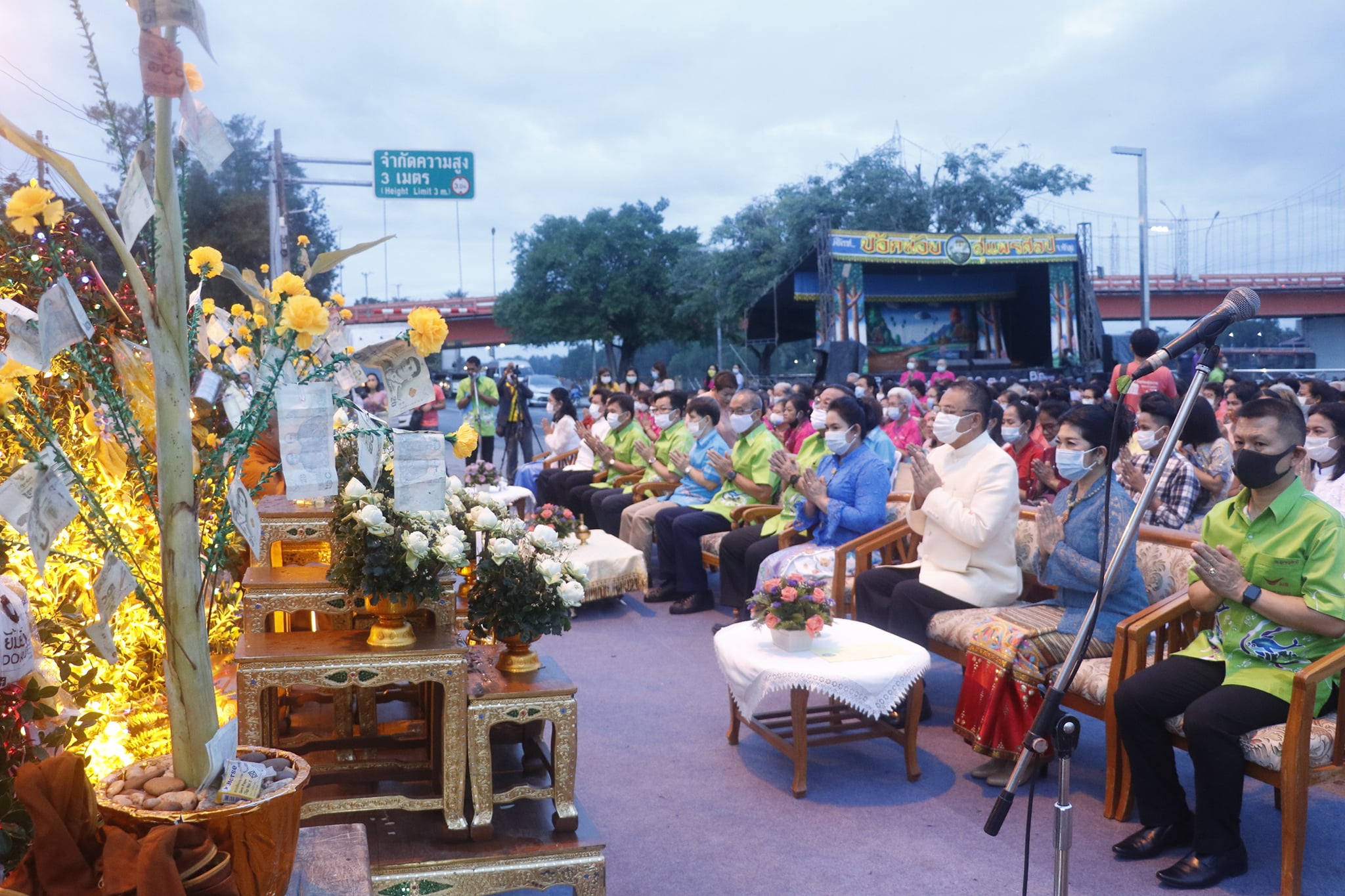 มรส.ร่วมชักพุ่มเมือง หนุนชาวสุราษฎร์ฯสืบสานประเพณีชักพระ 