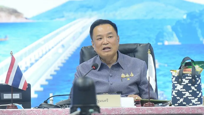 “อนุทิน” นำ ครม.สัญจรสงขลา ดันรถไฟทางคู่เฟส 2 แสนล้าน เร่งประกันภัยพิบัติ-ใช้ AI คุมคนเข้าเมือง