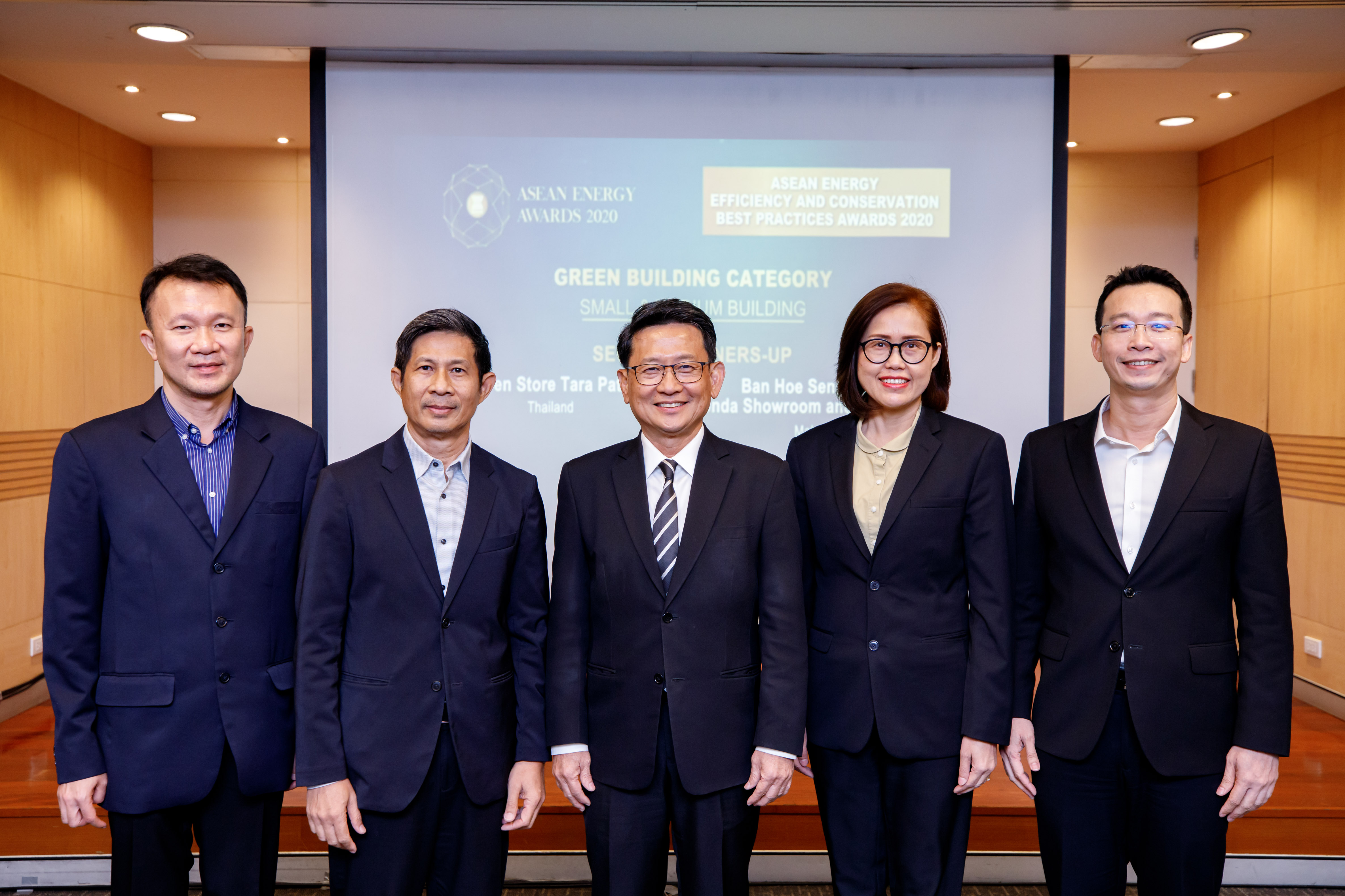 เซเว่น อีเลฟเว่น สาขาธาราพัทยารับรางวัลการประกวด ASEAN Energy Awards 2020 ด้านอนุรักษ์พลังงาน ระดับอาเซียน