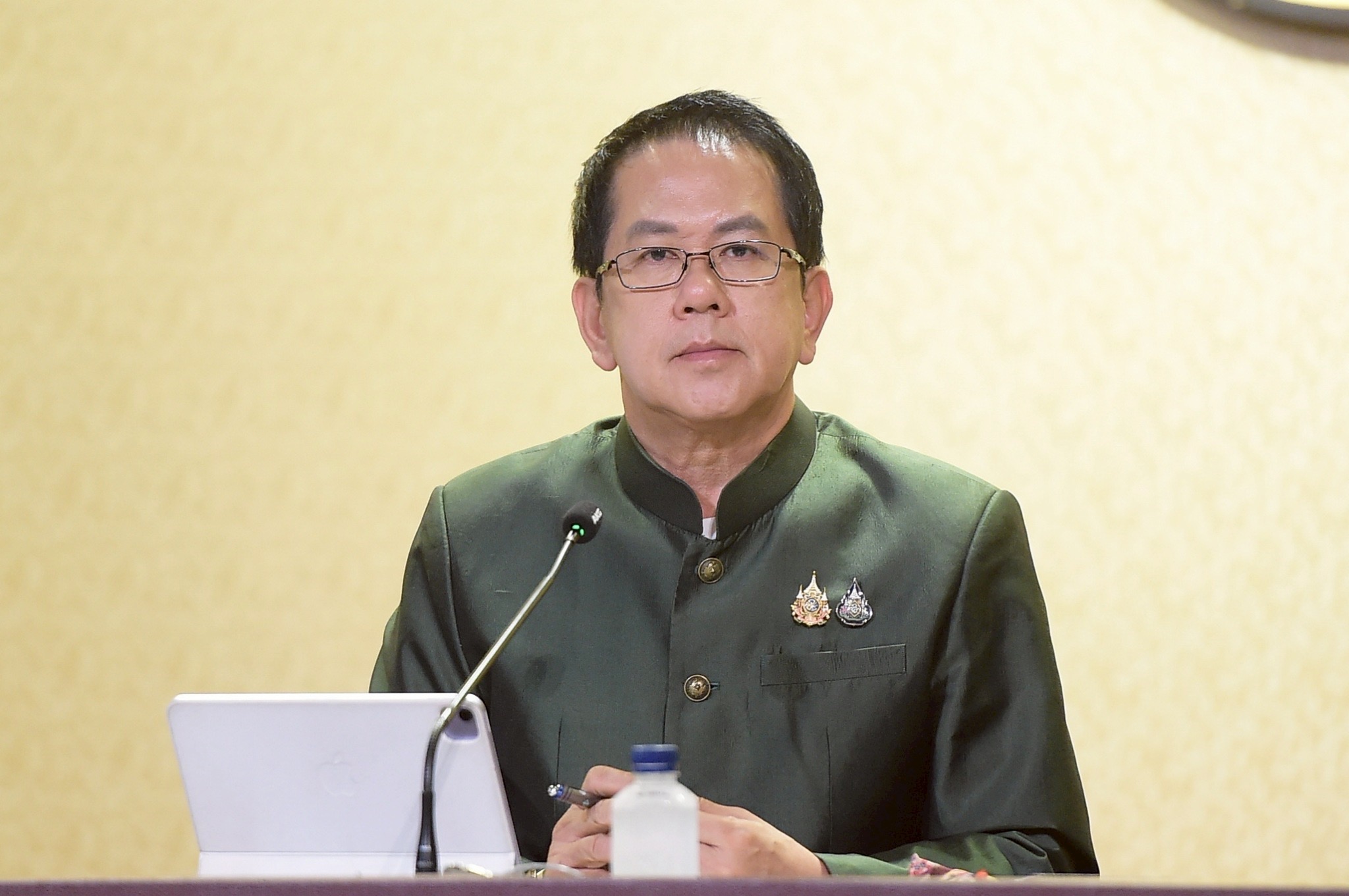 รัฐบาลยืนยัน ปธ.อาเซียน เชิญผู้นำไทยถกปัญหาไทย-กัมพูชาพรุ่งนี้