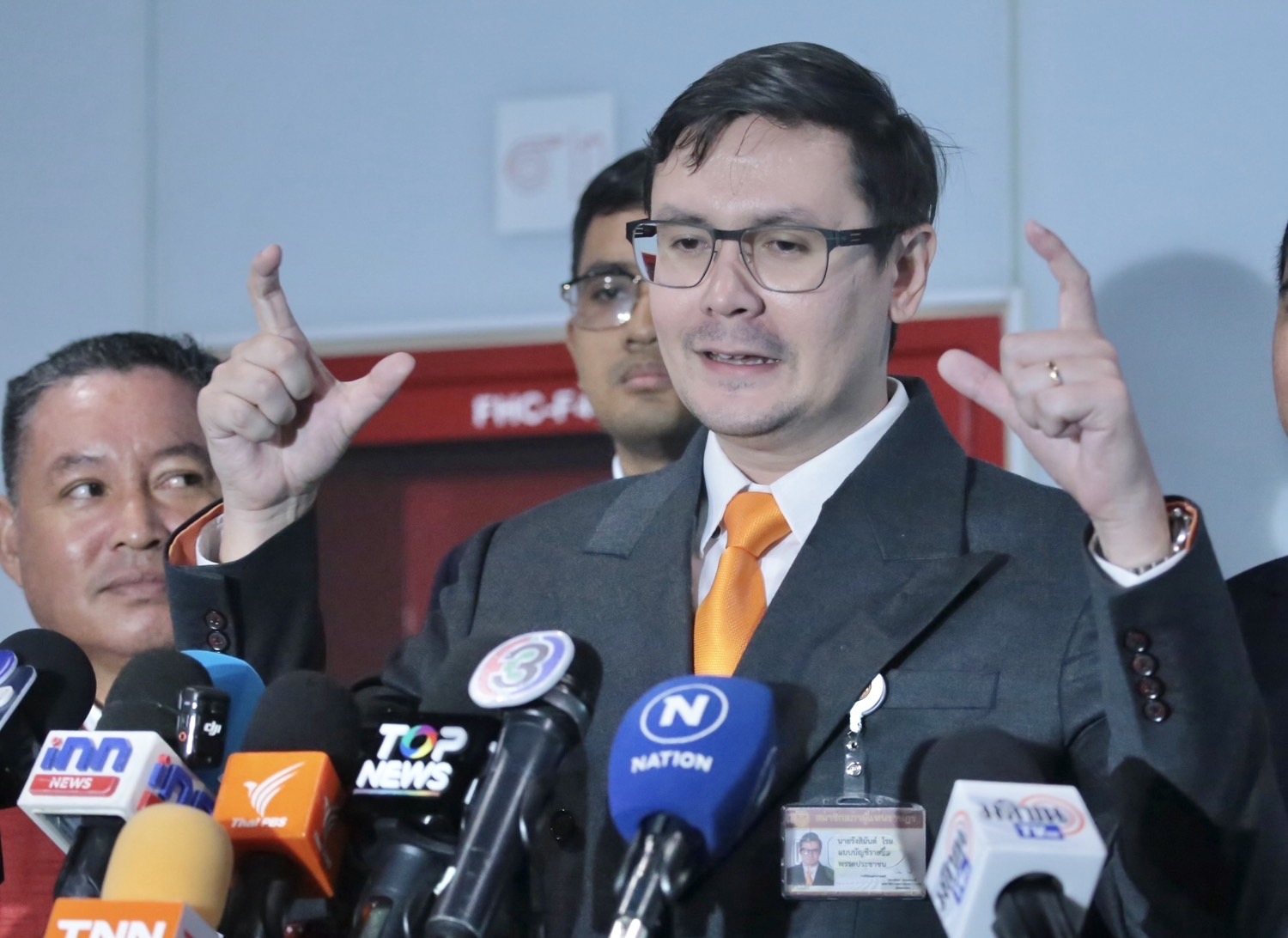 แผนเผด็จศึก! "โรม" เปิดแผน "ปชน.-ภูมิใจไทย" เล็งยื่นซักฟอก หาก "นายกฯอิ๊งค์" รอดคดีศาล รธน.