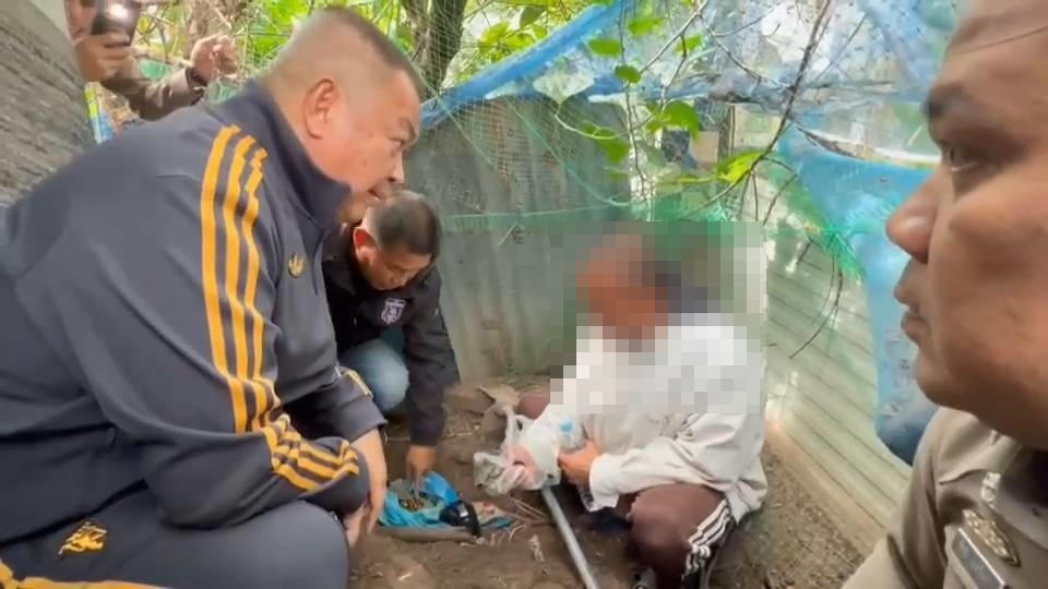 ภ.4 คุมตัวผู้ต้องหายิงพี่ชายเสียชีวิตทำแผน รับสารภาพปมครอบครัว–ยาเสพติด