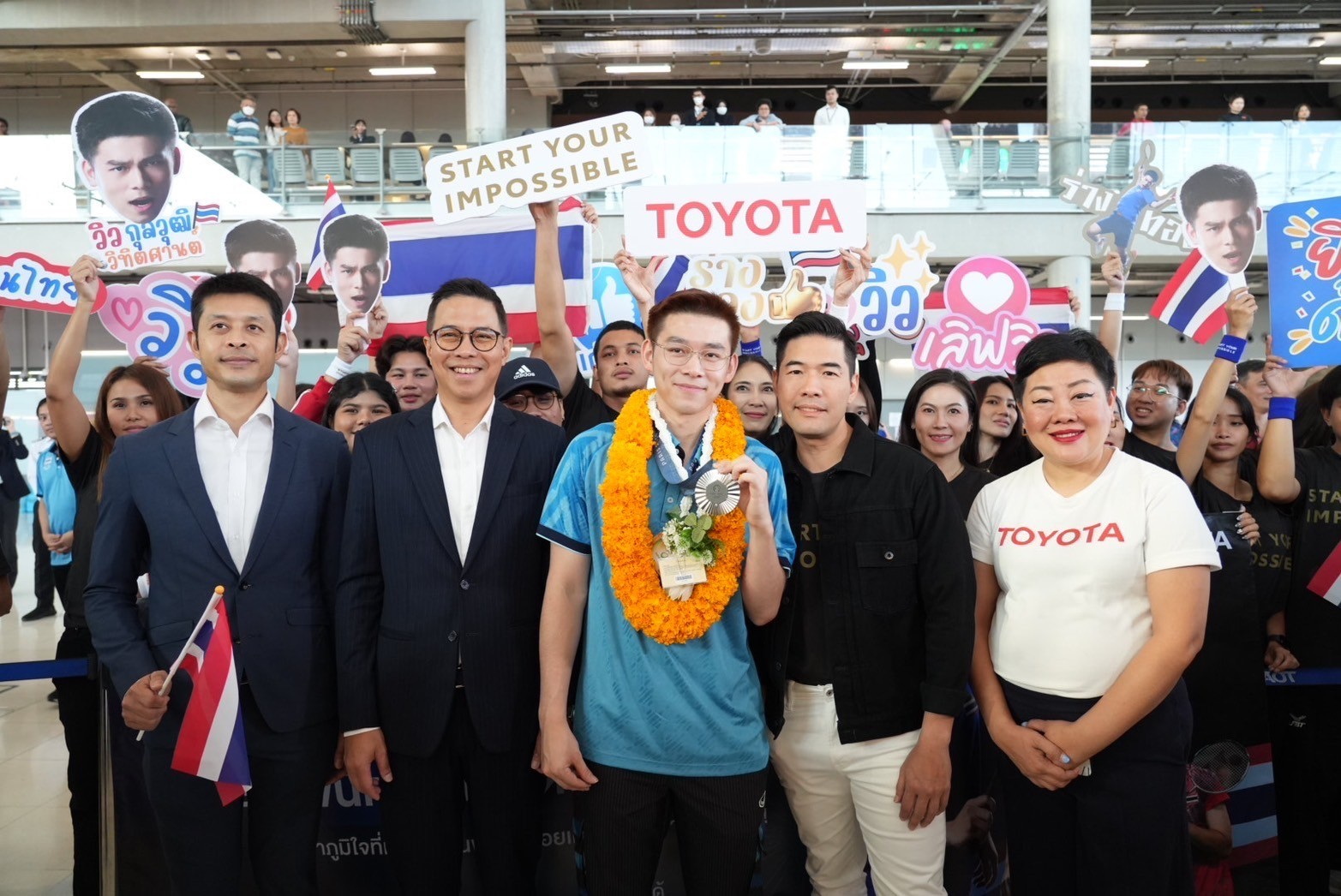 โตโยต้าต้อนรับ "วิว" แบดมินตันทีมชาติไทยและโค้ช
