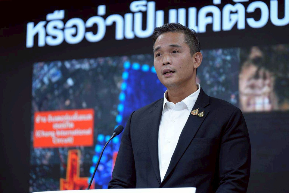 โฆษกเพื่อไทยซัดรัฐบาลทำประเทศ "กลืนไม่เข้าคายไม่ออก" สหรัฐฯ ระงับเจรจาการค้า ชี้กระทบ 3 ล้านล้านและอธิปไตย! 