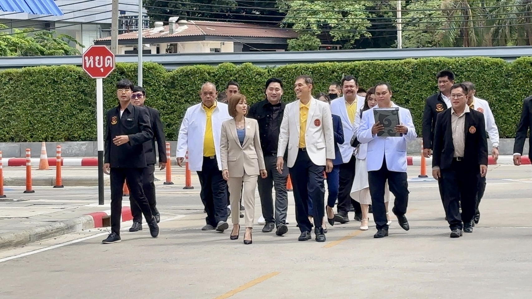 'ทนายอนันต์ชัย'แจ้งเอาผิดเด็ก 8 ขวบพร้อมกลุ่มแอดมินลัทธิเชื่อมจิตเผยหากพ่อแม่เด็กยอมรับผิดจะยอมถอนแจ้งความ