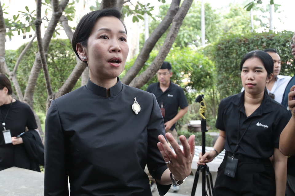 "โฆษกรัฐบาล" เผย วงคุย "นายกฯ-รมว. กลาโหม สิงคโปร์" ชื่นมื่น เผยสิงคโปร์สนใจแลนด์บริดจ์ ซัดฝ่ายค้านอย่าด้อยค่า
