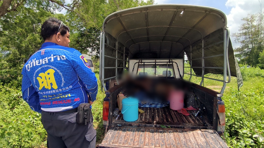 สุดเวทนา! ลูกออทิสติกไม่รู้พ่อเสียชีวิต เฝ้าศพท้ายรถ 3 วัน