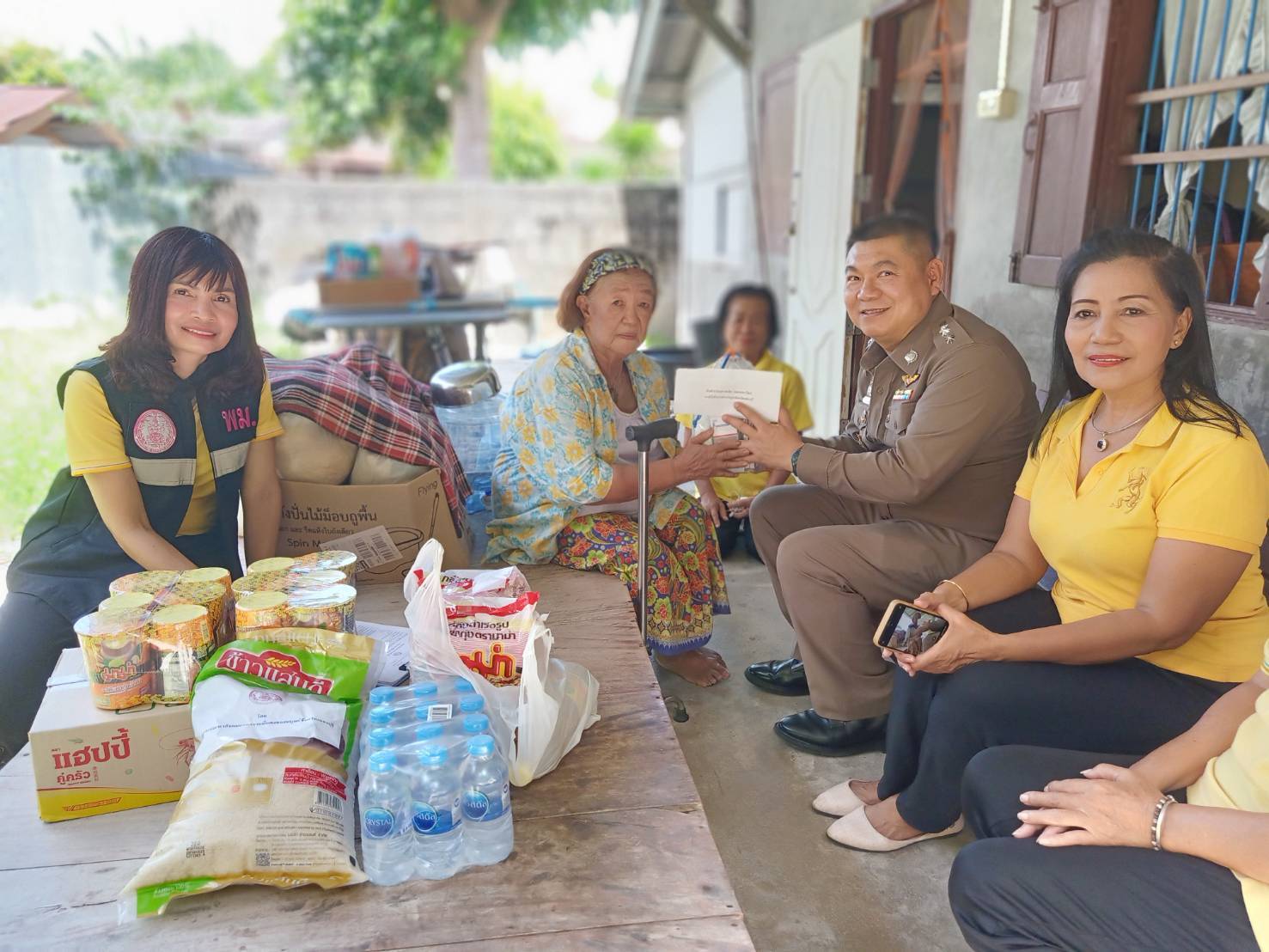 รองผู้การฯ เมืองเพชรร่วมกิจกรรมจิตอาสาตรวจเยี่ยมผู้ป่วยติดเตียง