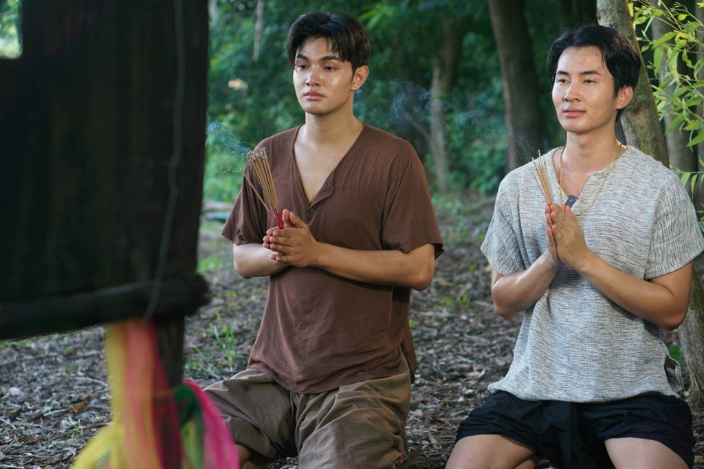 "ลอยแก้ว" EP.3 เปิดใจ "สาบานรัก" กลางหมู่บ้าน ปมรักสามเส้าเริ่มปะทุ