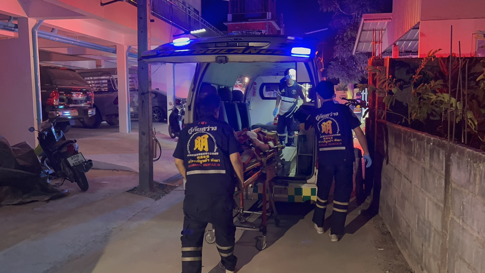 ผัวลูกครึ่งหึงโหด คว้าระเบิดปิงปองขู่เมีย พลาดทุบโต๊ะบึ้ม เจ็บ 4 ราย