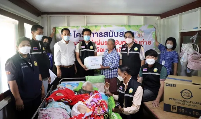 เทศบาลตำบลสามโก้ สนับสนุนผ้าอ้อมผู้ใหญ่ แผ่นรองซับการขับถ่ายให้บุคคลที่มีภาวะพึ่งพิง