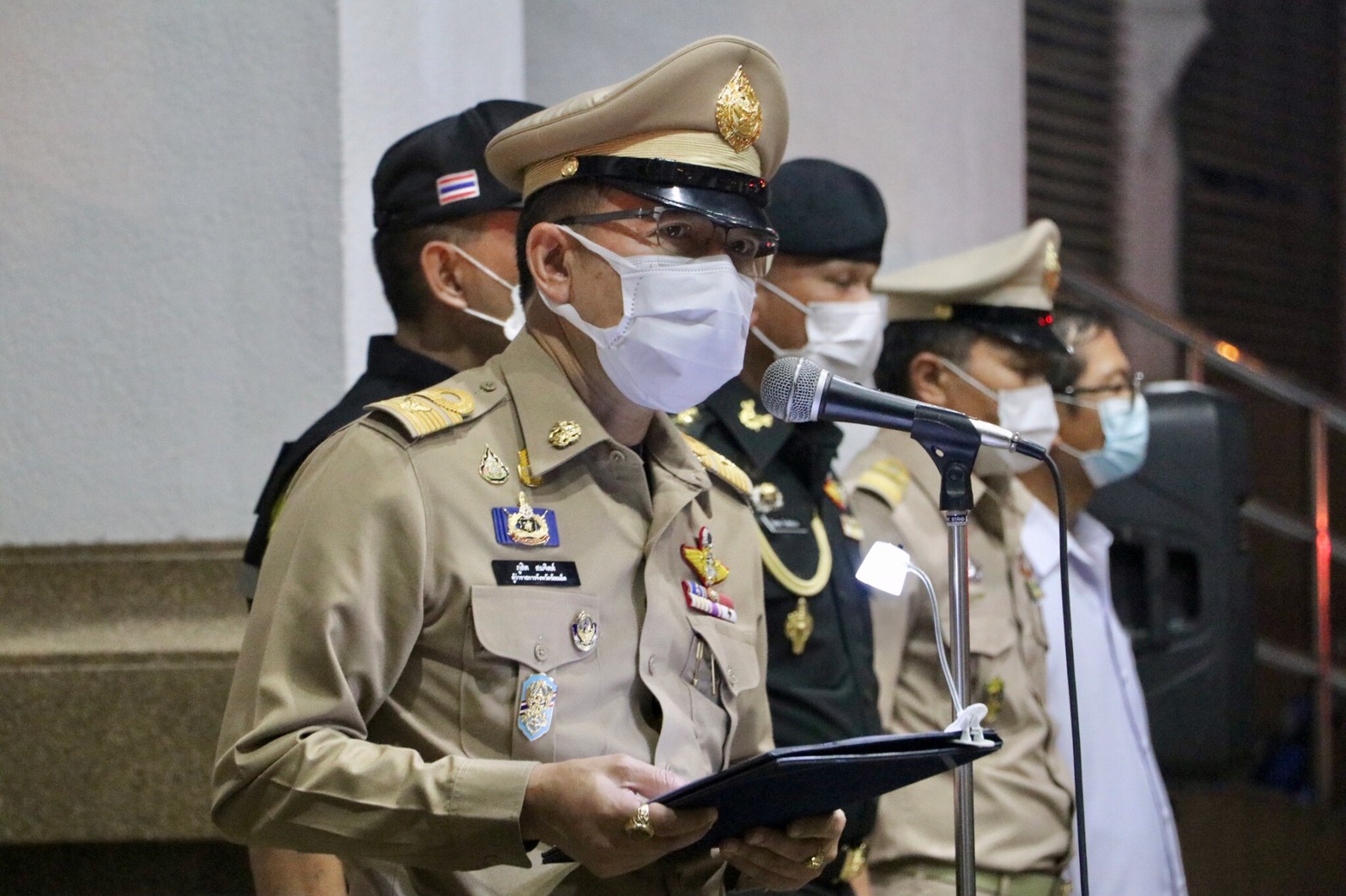 "ร้อยเอ็ด" ปล่อยแถวชุดปฏิบัติการกวาดล้างยาเสพติดและรักษาความสงบเรียบร้อย ในช่วงเทศกาลสงกรานต์ปี 2565 