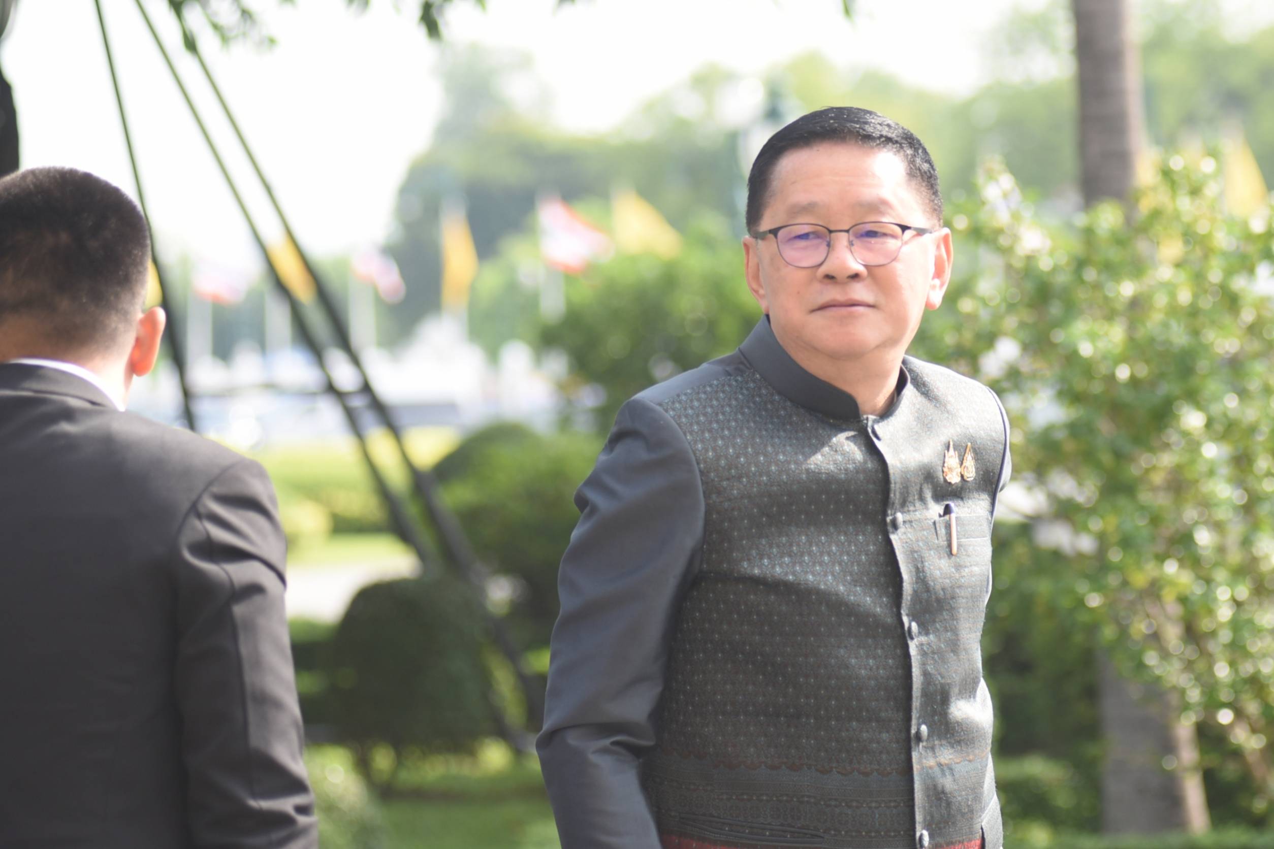 "ประเสริฐ" ชม "ณัฐวุฒิ" มีความสามารถ สื่อสารการเมืองช่วยงาน "นายกฯ" ไม่รู้ "เนวิน" ดอดพบ "ทักษิณ"