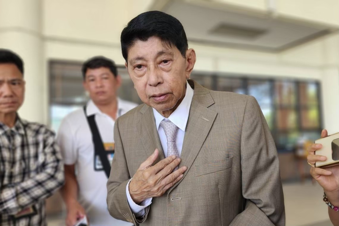 "วิษณุ" โต้ "สนธิ" ปัดอยู่เบื้องหลังช่วย  "ทักษิณ" นอนชั้น 14 